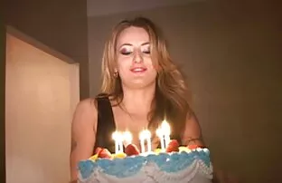 XXX एक रोमांचक मालकिन होने सेक्सी बफ मूवी हिंदी सेक्स के साथ एक पति