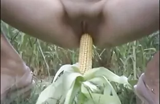 XXX सुंदर सुनहरे बालों वाली सेक्सी वीडियो हिंदी मूवी में रहकर दोनों छेद में