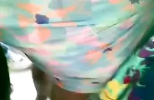 XXX युवा नग्न लड़की के साथ एक हिंदी फिल्म मूवी सेक्सी आदमी था, जो कटौती