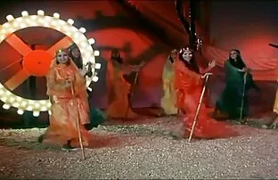 XXX संगीतकार गिटार सेक्सी मूवी ब्लू पिक्चर धीरे अपने प्रेमी खींच
